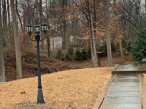 Driveway to Entrance