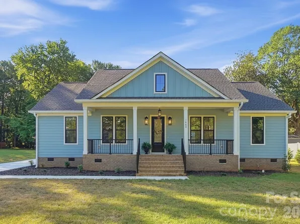 1860 Twin Lakes Rd, Rock Hill, SC 29732