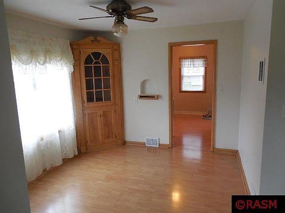 5th image of 221 Buck Ave NE
