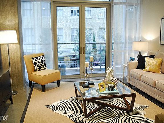 https://dallascityapartments.com/ - (214) 929-9611