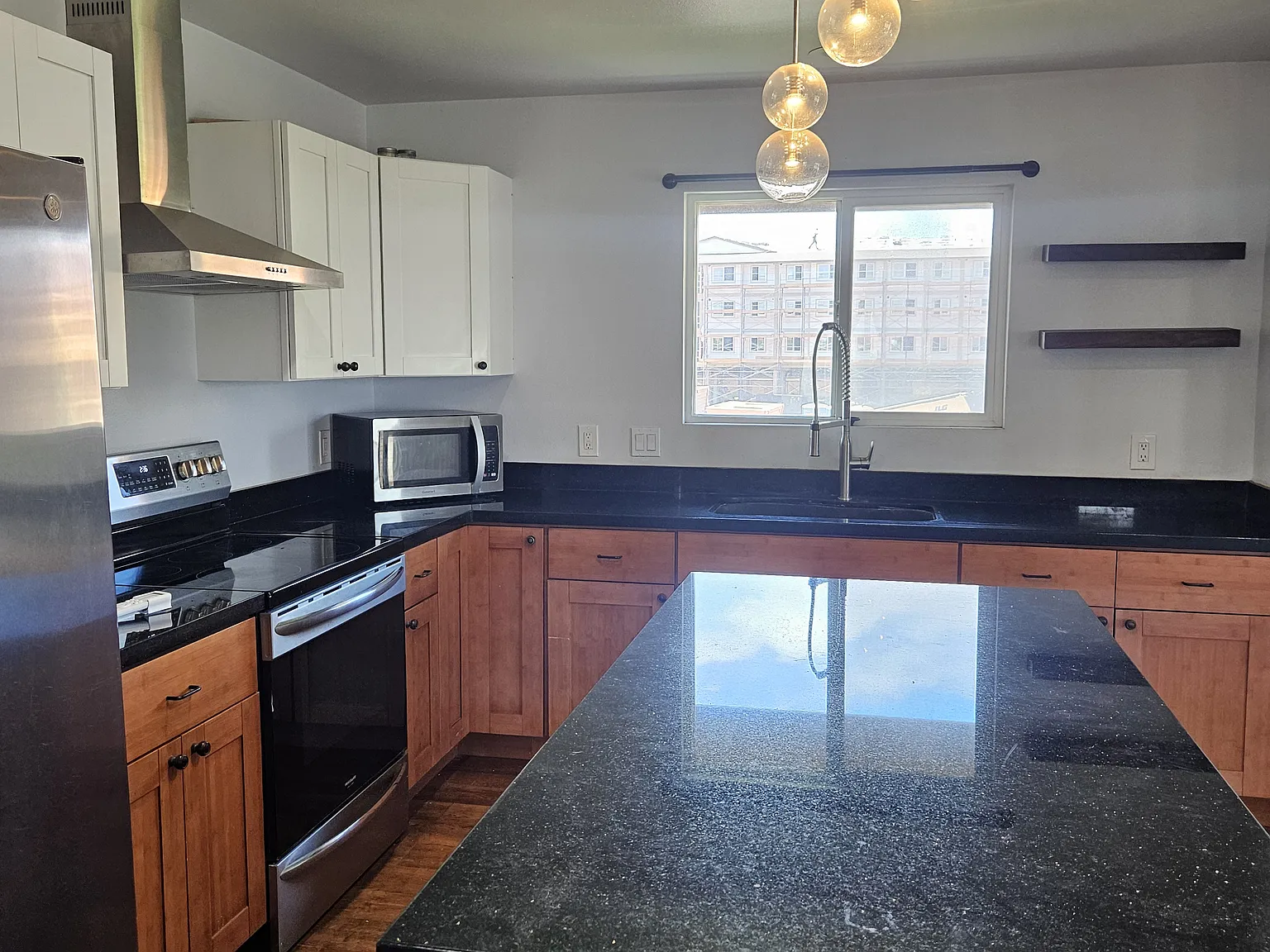 3 bed, $3,600 — Photo 4