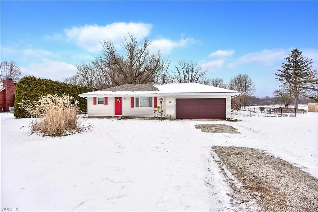 452 Driftwood Ave photo 1