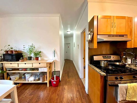 3rd image of 20 Underhill Ave #2B