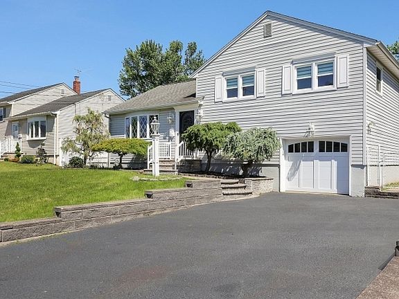 4th image of 15 Cutler Pl