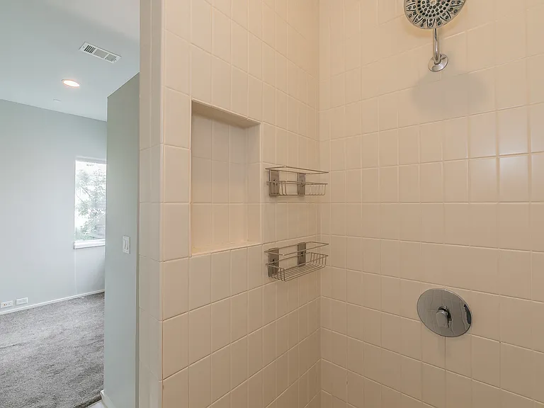 5205 Capitol Ave #6 — Photo 28