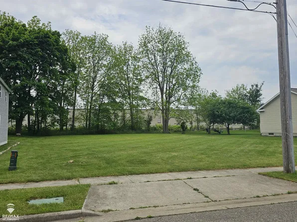 1623 Lynn St, Owosso, MI 48867