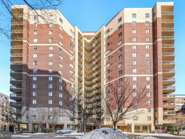 901 N Monroe St APT 1003, Arlington, VA 22201