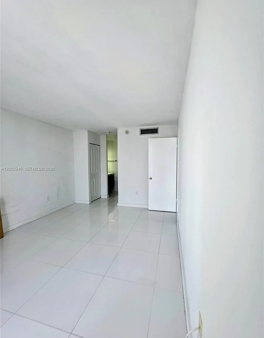 1200 NE Miami Gardens Dr — Photo 3