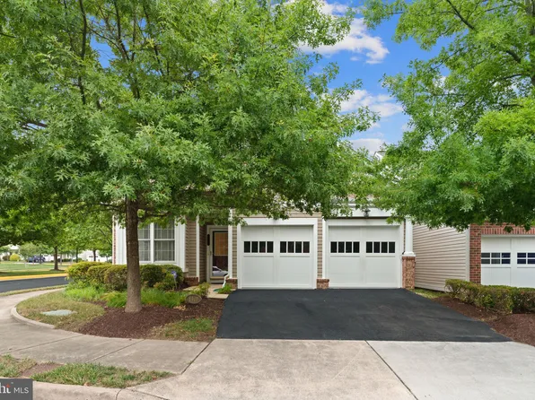 8947 Yellow Daisy Pl, Lorton, VA 22079