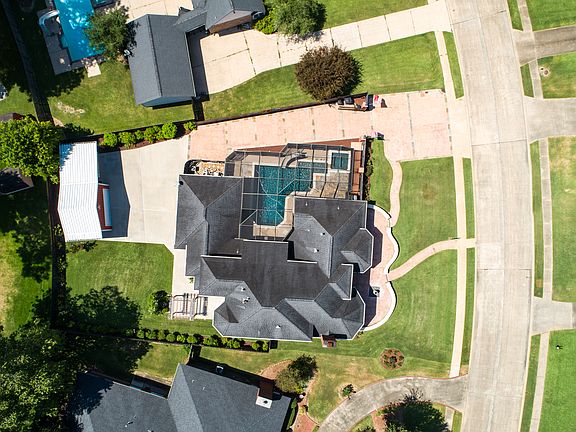 5th image of 212 Dewberry Dr