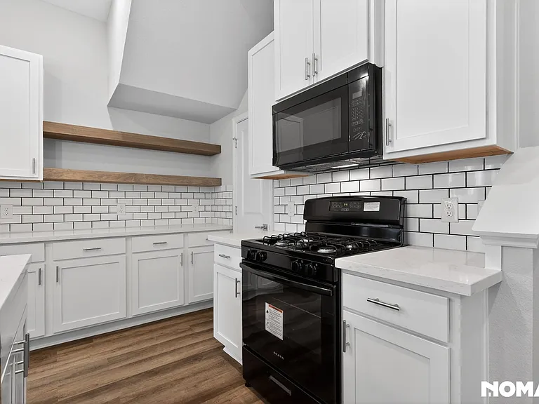 208 Clark Meadows Ln — Photo 8