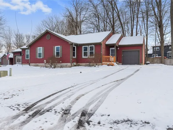 108 Niblick Cir, Baldwinsville, NY 13027