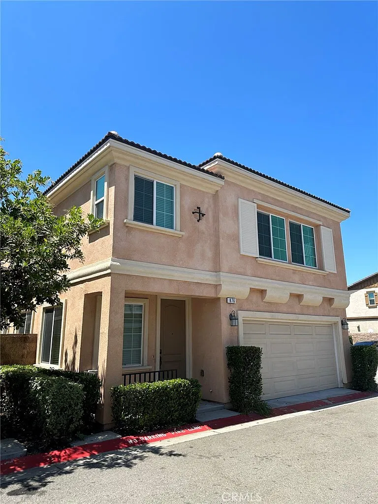 3 bed, 2.5 bath, 1857 sqft, $3,400 — Photo 1