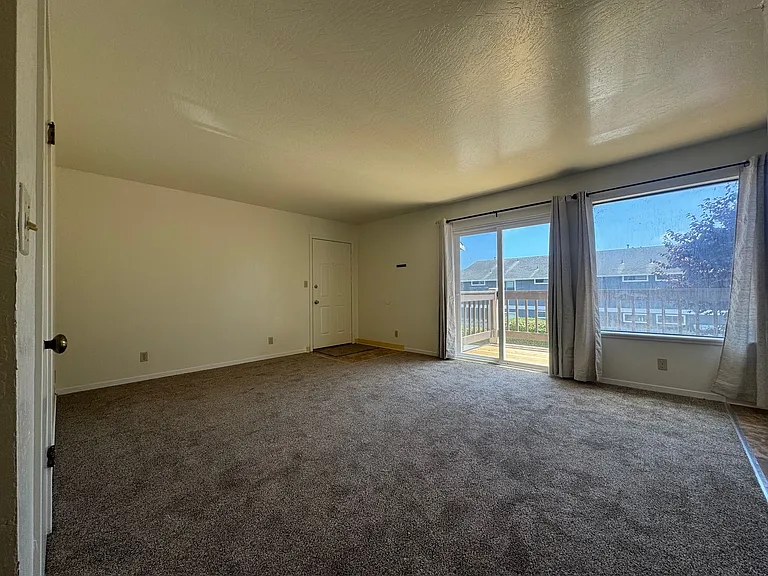 5016 Valley East Blvd — Photo 4