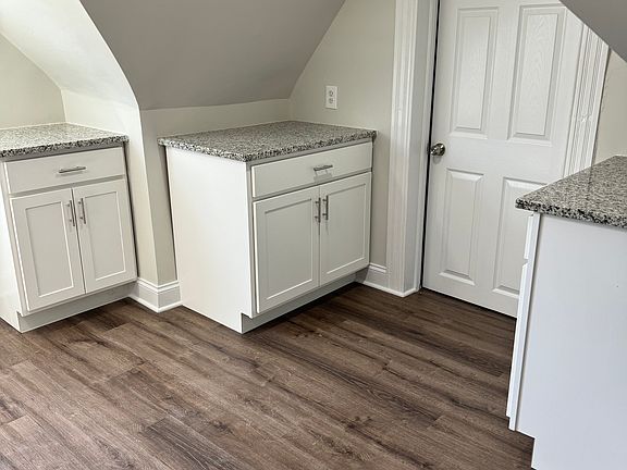 Lots of kitchen storage