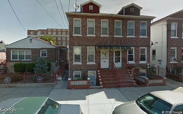 2423 W 1st St photo 1