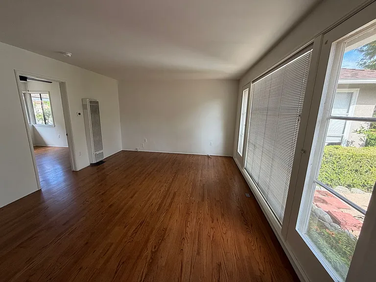 788 S Marengo Ave — Photo 1
