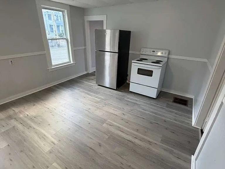 664 Main St — Photo 24