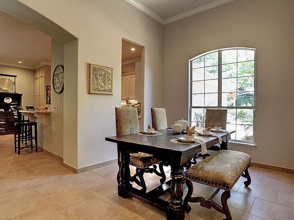 5th image of 2531 Stratford Cir