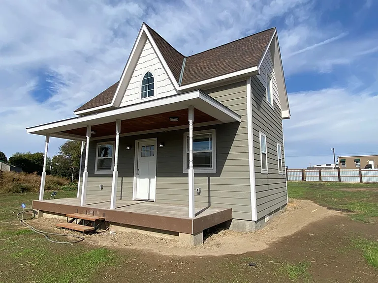 9984 NE Road 23 — Photo 1