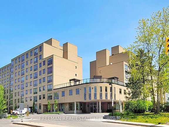 3rd image of 326 Major Mackenzie Dr E #625