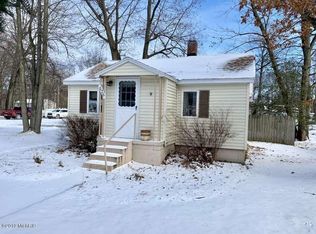 826 N James St, Ludington, MI 49431