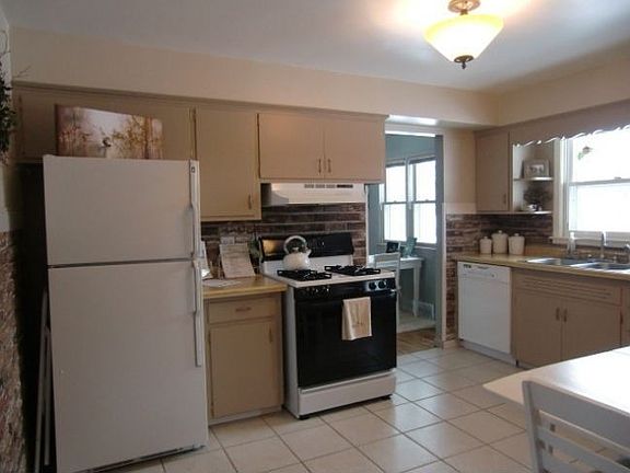 2nd image of 151991 Tanager Ln