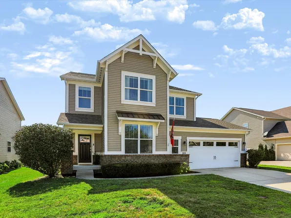 7808 Hedgehop Dr, Zionsville, IN 46077