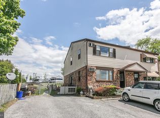 61 Aston Ct, Aston, PA 19014