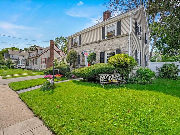 3rd image of 30 Beacon Cir