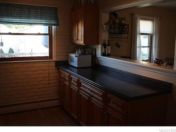 5th image of 365 Fredericka St