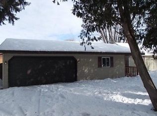 417 7th St, Oconto, WI 54153
