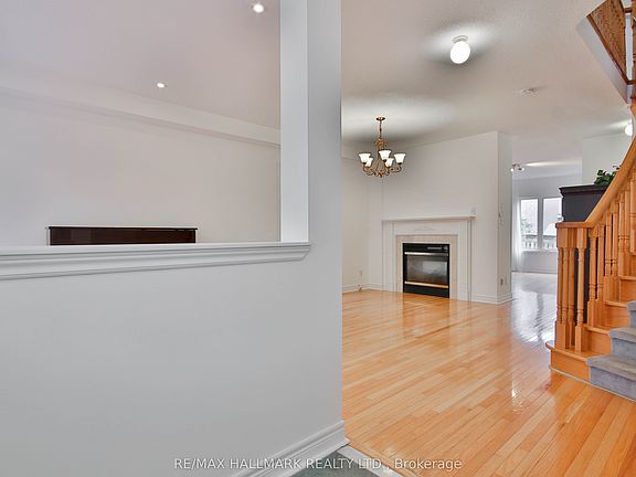 3rd image of 15 Briarglen Rd