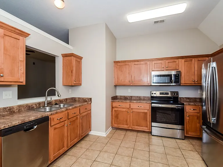 5760 Landau Dr — Photo 7