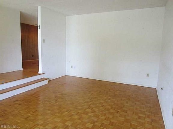 3rd image of 5371 Sir Barton Dr