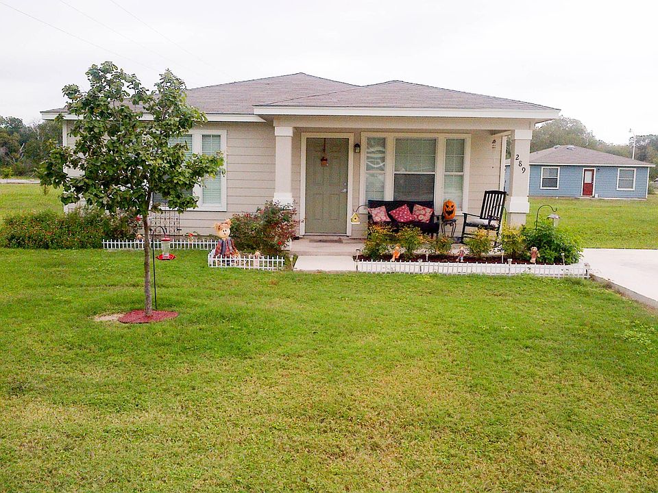Cute corner lot Home