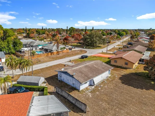 310 SE Calmoso Dr, Port Saint Lucie, FL 34983