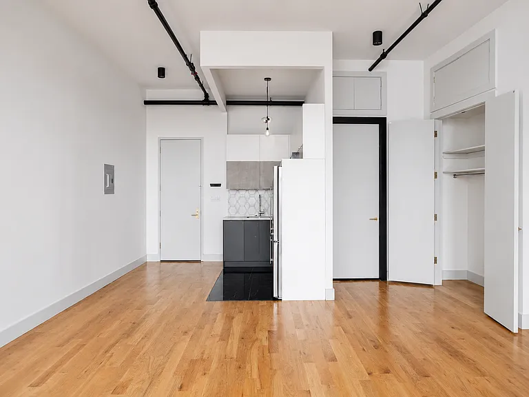 255 McKibben St #214 — Photo 9