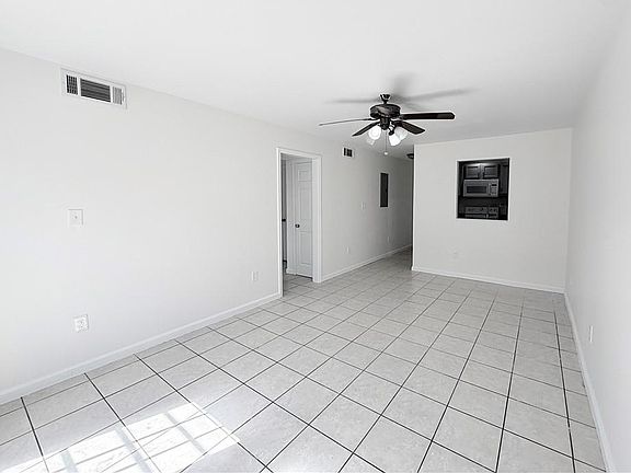 3rd image of 2525 Riverland Dr