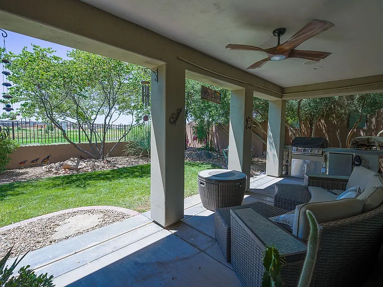 1359 W Shinnecock Cir — Photo 55
