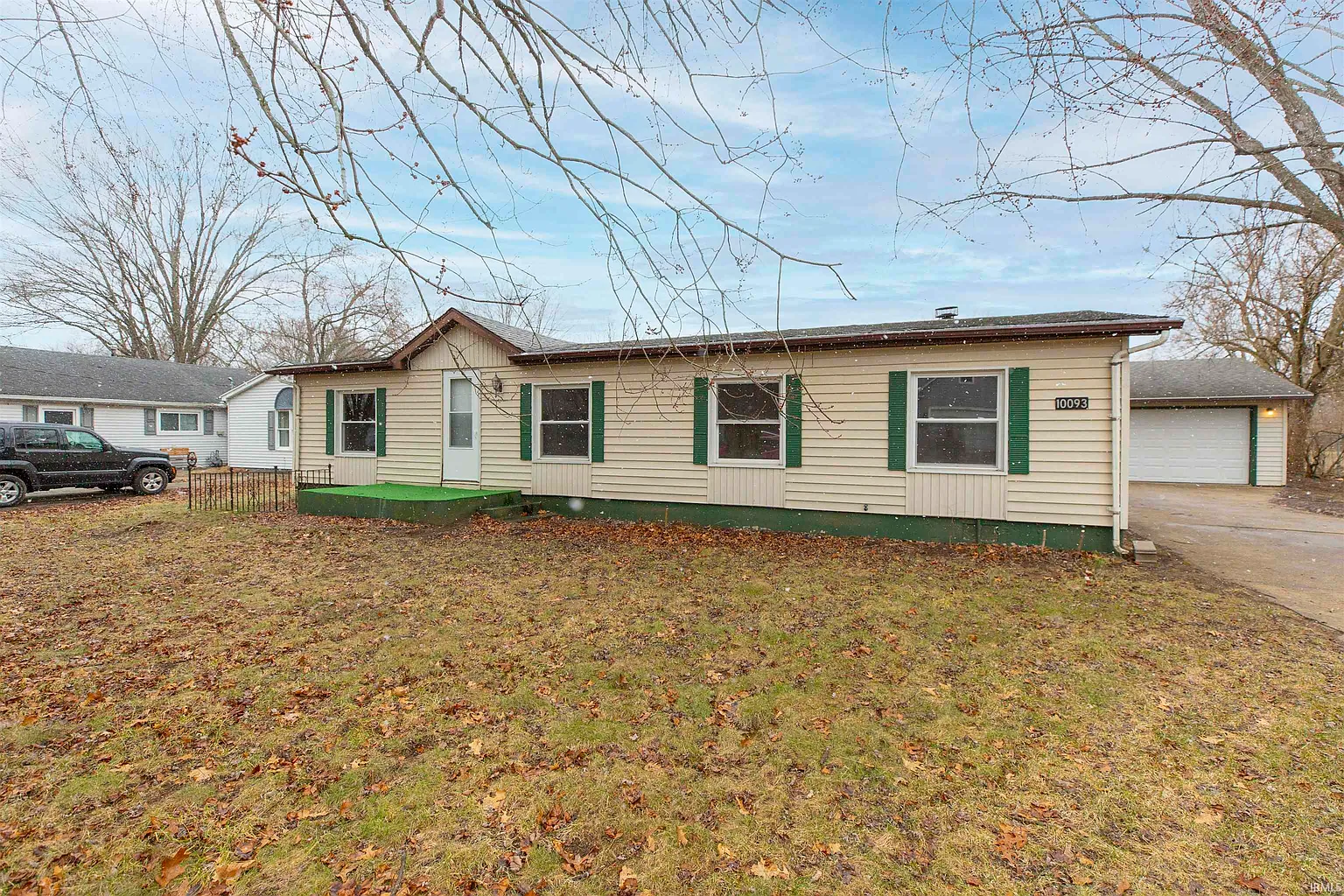 10093 Glenwood Ave photo 1