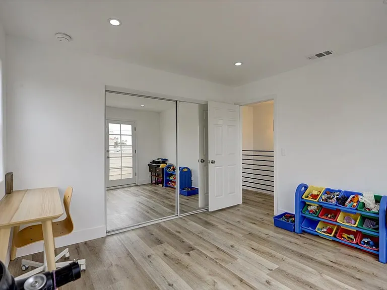 2402 Carnegie Ln #A — Photo 23