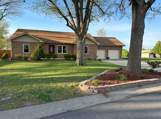 735 E Keg St, Marshall, MO 65340