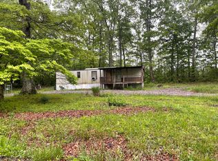 40 Kendra Ln, Pikeville, TN 37367