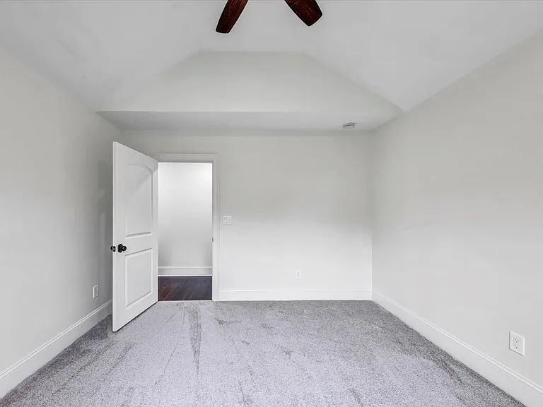 212 S Broad St SW — Photo 25