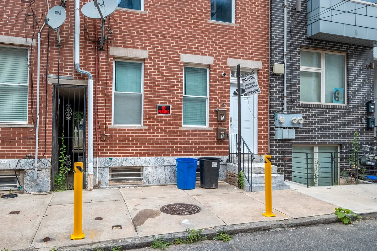 Building Photo - 1621 Ogden St #2