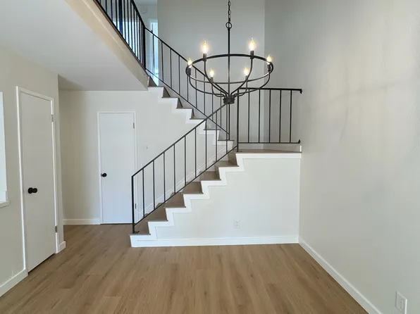 250 Rosewood St, Ventura, CA 93001