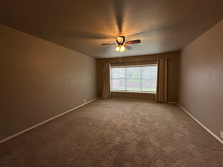 4013 Shiraz Dr — Photo 7