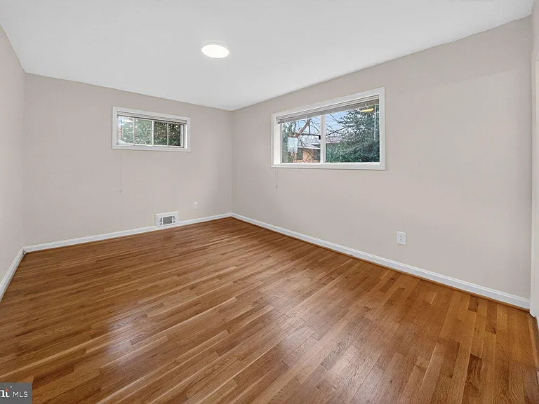 9902 Carnegie Ter — Photo 12