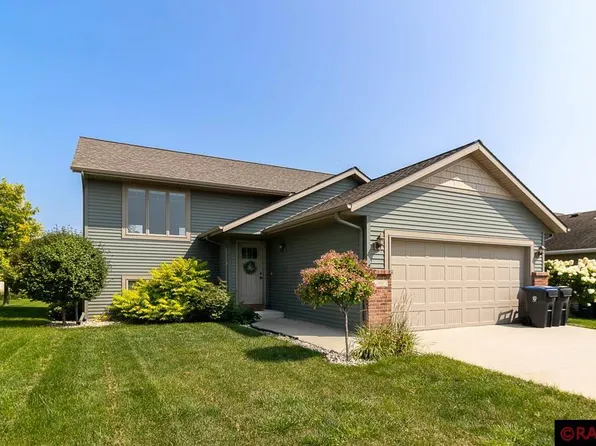 105 Pinehurst Dr, Mankato, MN 56001